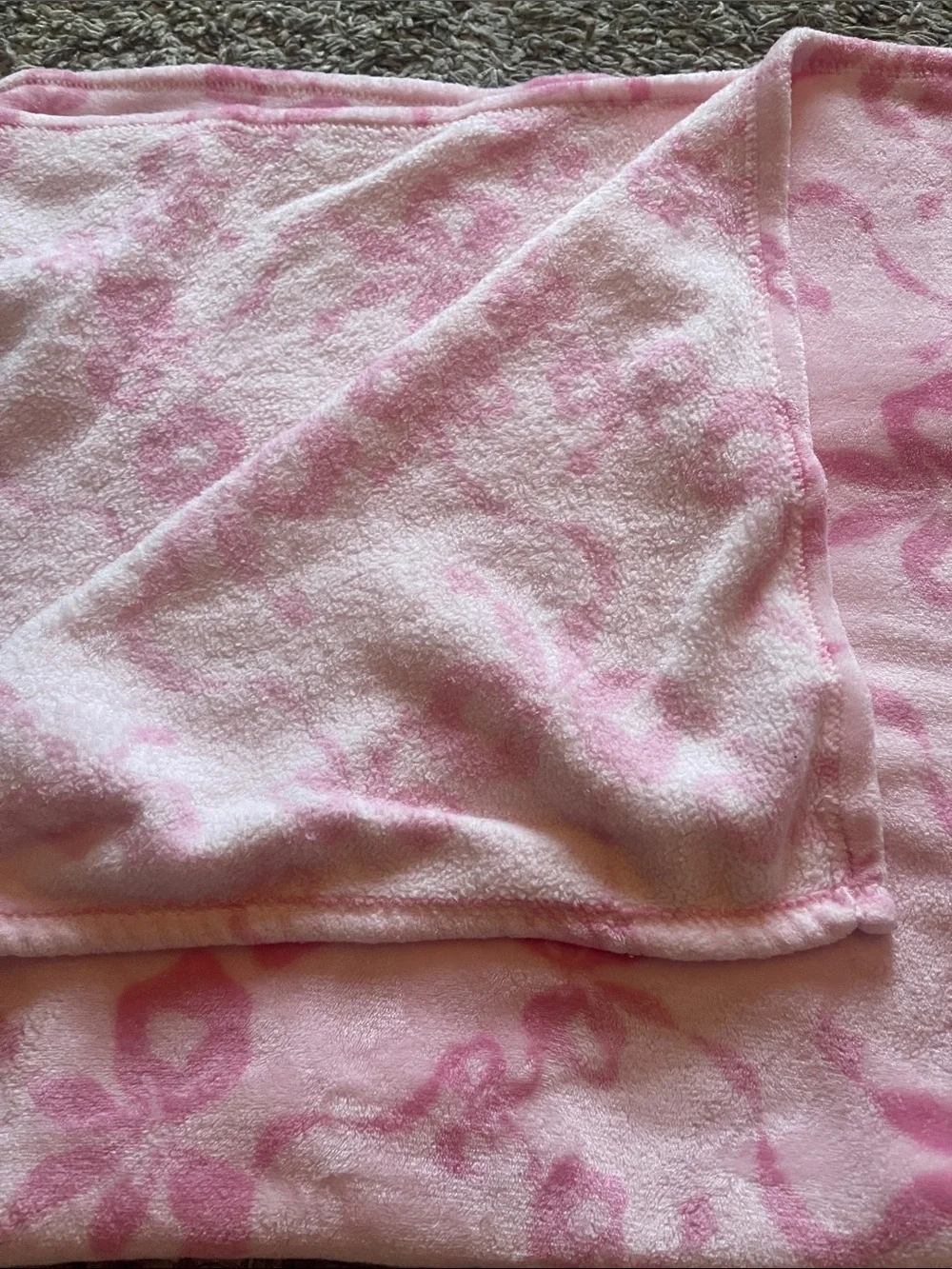PINK BOW THROW BLANKET!!